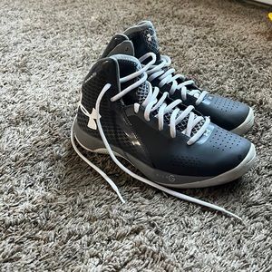 Under armor tennis shoes